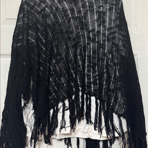 NWOT black poncho - Picture 8 of 8